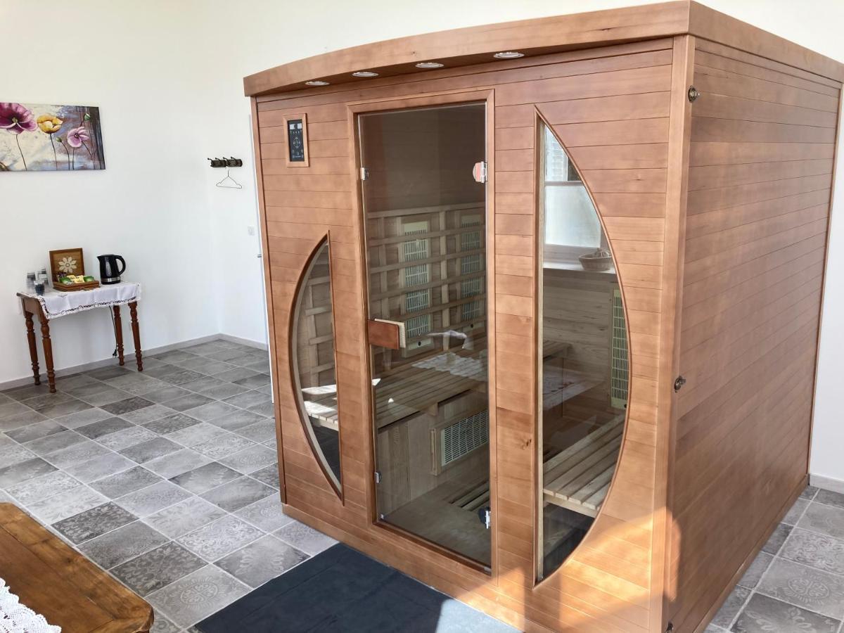 Chambre Romantique Dans Le Chateau De La Bouchatte Chazemais 외부 사진