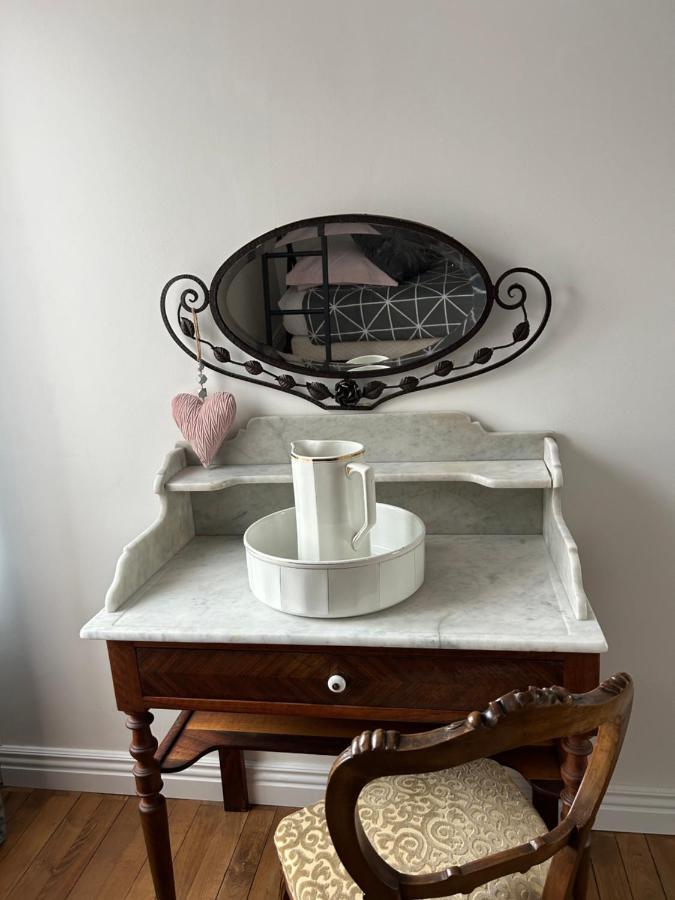 Chambre Romantique Dans Le Chateau De La Bouchatte Chazemais 외부 사진